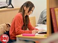 偶然パンツが見えている女の子の事が気になってスカートの中を覗いていたら目が合ってしまい…4