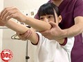 部活帰りのウブで真面目な女子校生が訪れるスポーツ整体院。施術師が際どいラインを触ってきても彼女達は頬を赤らめるだけで何も言えないのをいい事に…更に敏感な部分も触ると熱い吐息が聞こえ始め…