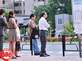 敏感人妻バス痴漢 人妻は、迫る快感を拒めない…。