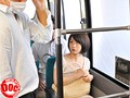 敏感人妻バス痴漢 人妻は、迫る快感を拒めない…。