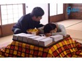 夫の寝ている横で息子の性技に溺れる母 中山香苗