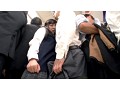 満員電車で押しに押されて辿り着いた先が超タイプの女子校生の目の前。しかもちょっと体を動かしたら向かい合わせに密着するものだから堪らず勃起。これはマズいと思い逃げようとするが、背中をギュウギュウ押され勃起チ○ポが密着どころか女子校生の股間に突き刺さる！