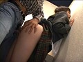 猫カフェでみつけたガードの甘いパンチラ娘は店内で触られても断れない