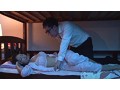 2段ベッドを揺らすほど感じる母の淫らな騎乗位を見て発情しだす娘