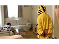 妹の着ぐるみパジャマにイタズラしてぷり尻丸見え状態！恥かしがる姿に勃起。お兄ちゃんのバカ！！