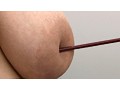 じっくりと接写撮影した勃起乳首 3