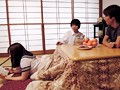 こたつ内はパンツ見放題という新事実!我慢できずマ●コにイタズラしたら、既に火照ってトロトロになっていた こたつ内はパンツ見放題という新事実!我慢できずマ●コにイタズラしたら、既に火照ってトロトロになっていた