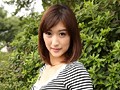 胸の谷間丸見えの大胆な格好で出歩く欲求不満ママさんナンパ！育児に追われSEXレスの人妻にこっそりゴム外し生中出しで妊娠確定！3連発！