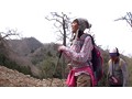 登山に来た山ガールを狙った野外白昼レイプ