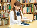 図書館媚薬素股焦らし痴漢