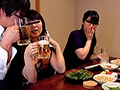 ママたちは欲求不満？！相席居酒屋（R30既婚者限定）で美人系ヤリマン奥さんとガードの固い清楚系ママ友2人組！飲ませて！酔わせて！店員にばれないようにこっそりバレずにSEXはできるか？！