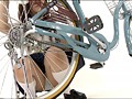 スローモーションでじっくり眺める 女子校生の自転車パンチラ