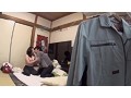本番NGの熟女デリヘル嬢に媚薬を塗った極太チ●ポを素股させてみました 1