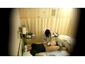 若手看護師相手に男性入院患者の性的ストレスを訴えてみました…オナニーを見せ付けて手コキの手伝いを要求…院内バレを気にするナースを超遅フル勃起ピストンで悶え焦らす