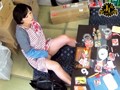 内職の面接に来たおばさんが家計に困っているので、もっと単価のいい仕事を紹介しますよとアダルトグッズの検品作業をさせて一人にしてみたら…勝手に乱用する人が絶えなくて、悩みを聞くと欲求不満らしく…そのモヤモヤを中出しセックスで解消してあげた！02