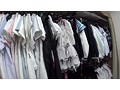 某●●AV会社の衣裳部屋担当として働く巨乳アルバイトがAV出演