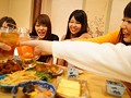 地元の同窓会で人妻になった同級生達とすごーくHな王様ゲームをしたら、憧れのあの子のおっぱいとパンティが見放題になって、さらにヤリまくり！！3