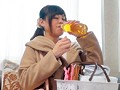 出張全身剃毛サービス！！通称チン毛剃り屋と呼ばれる新サービス業で働くエステティシャンは生チンポを見て我慢のならない欲求不満の人妻ばかりとの噂が！！そんな人妻達に強壮効果の高いインドネシアの奥地で生成されている媚薬入りお茶を飲ませて…