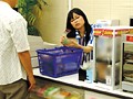 コンビニバイト中の声が出せない女子校生をイタズラしちゃいました！！