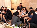 金持ち集結飲み会で笑顔で中出しを受け入れる彼女を見つけてしまった僕 麻里梨夏