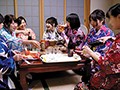 彼氏がいないお姉ちゃんの友達(巨乳でかわいいのに)がお祭り後に浴衣姿でヤケ酒宅飲みしてたら爆睡してとんでもなくエロい光景に!お祭り後、姉がやや落ち込み気味の友達を家に連れてきた!かわいい浴衣を着てナンパされることを期待して行ったお祭りで何もなかった… 彼氏がいないお姉ちゃんの友達(巨乳でかわいいのに)がお祭り後に浴衣姿でヤケ酒宅飲みしてたら爆睡してとんでもなくエロい光景に!お祭り後、姉がやや落ち込み気味の友達を家に連れてきた!かわいい浴衣を着てナンパされることを期待して行ったお祭りで何もなかった…