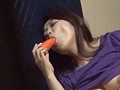 熟女の生野菜オナニー 2 熟女の生野菜オナニー 2