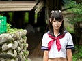 ド田舎の川辺で見つけた日焼けロリィーちゃん 舞園にこ18才