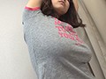 女子がTシャツやタンクトップ脱ぐときに『プリンっ』もしくは『ブルンっ』って飛び出るおっぱい。その2