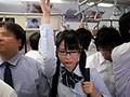 痴漢発情娘 満員電車で1日に何度も何度も痴漢されても何もできない何も言えない気弱な女子校生は、ただただ時間が過ぎるのをじっと待っていたら、あんなに嫌だった痴漢だったのにアソコが濡れる程に感じてしまい…