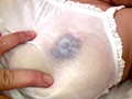 着衣巨乳のぽっちん感