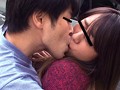 スマホゲームに夢中は危ない！STOP歩きスマホ！レアキャラGET！？歩きスマホをしている女の子に突然ディープキスする男 全国で相次ぐ社会現象！最中の痴漢被害！