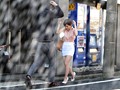 すみません、突然の雨で濡れてしまいまして… しかも、今日に限ってノーブラなんです…。 奥田咲